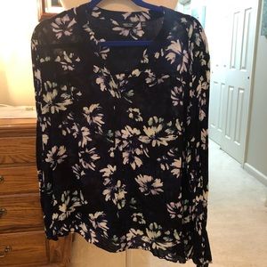 Simply Vera Wang floral navy blouse